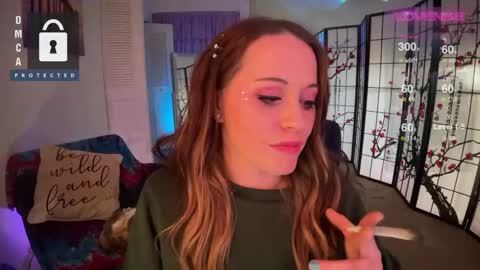 Snapshot of petitejewel chatting on 12.27.24 Jules online show from 12.27.24