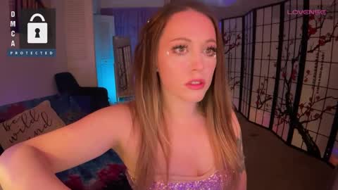 Snapshot of petitejewel chatting on 12.31.24 Jules online show from 12.31.24