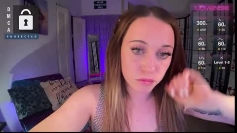 Snapshot of petitejewel chatting on 01.08.25 Jules online show from 01.08.25