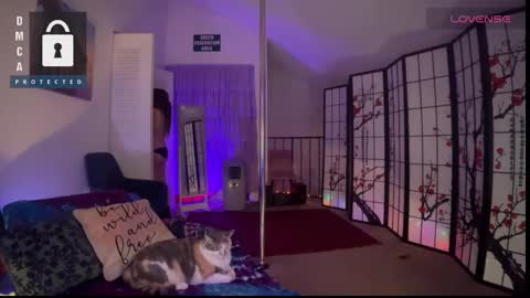 Snapshot of petitejewel chatting on 01.10.25 Jules online show from 01.10.25