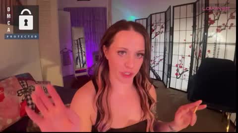 Snapshot of petitejewel chatting on 01.20.25 Jules online show from 01.20.25