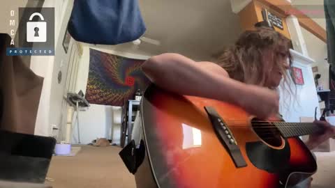 Snapshot of petitejewel chatting on 03.12.25 Jules online show from 03.12.25