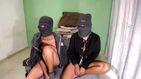 Snapshot of petitesammy chatting on 10.31.25 petitesammy online show from 10.31.25