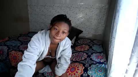 Snapshot of petitesammy chatting on 06.10.26 petitesammy online show from 06.10.26