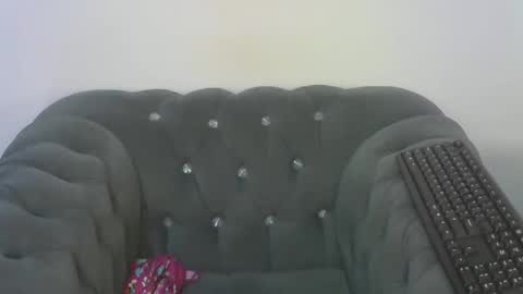 petitpearl online show from 02.17.25