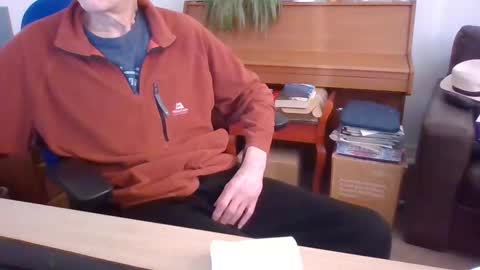 Snapshot of petitwilly chatting on 02.17.25 petitwilly online show from 02.17.25