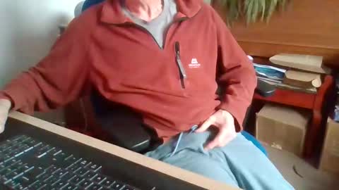 Snapshot of petitwilly chatting on 02.10.26 petitwilly online show from 02.10.26