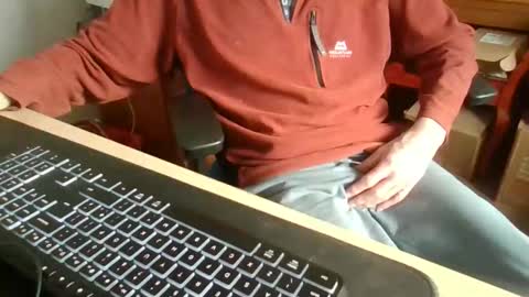 Snapshot of petitwilly chatting on 02.23.26 petitwilly online show from 02.23.26