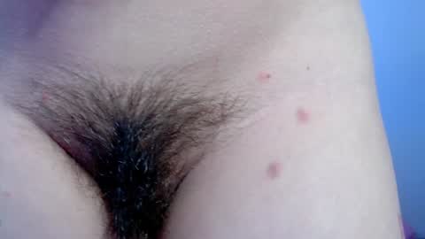 Snapshot of petra_butterfly chatting on 01.11.25 i.. .U can call me Nick .... Help me to reach 200 thumbs up online show from 01.11.25