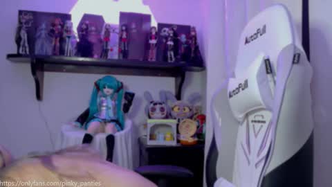 i.. .U can call me Nick ....    Help me to reach 200 thumbs up online show from 03.04.26