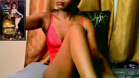 Snapshot of pettitemellany chatting on 02.08.25 pettitemellany online show from 02.08.25