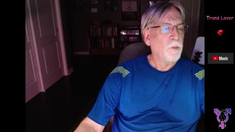 Snapshot of pghk2000 chatting on 02.08.25 George online show from 02.08.25