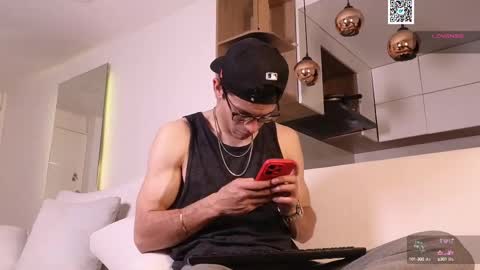 phantom_bigger1 online show from 02.10.25