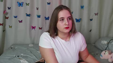 Snapshot of phantommira chatting on 01.10.25 phantommira online show from 01.10.25