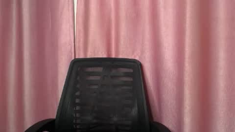 Snapshot of phat_pussylips chatting on 02.13.26 tatiana online show from 02.13.26