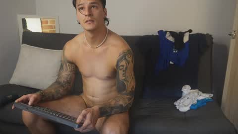 Snapshot of philip_dalton chatting on 11.23.25 Philip Dalton online show from 11.23.25