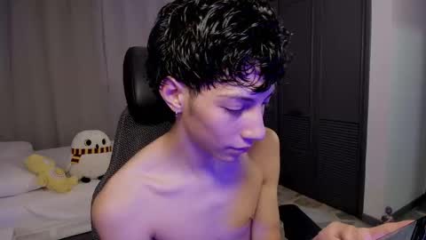 Phil.   INDEPENDENT MODEL online show from 05.16.26