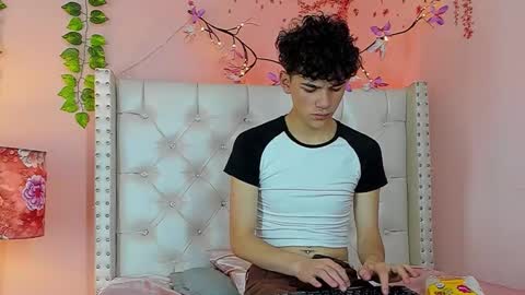 Snapshot of philippsx chatting on 02.13.26 PHILLIP online show from 02.13.26