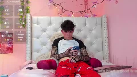 Snapshot of philippsx chatting on 02.14.26 PHILLIP online show from 02.14.26