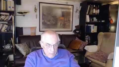 Snapshot of philoumis2 chatting on 01.14.25 Philippe online show from 01.14.25