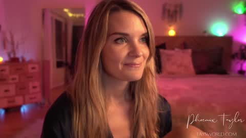 Snapshot of phoenix_taylor chatting on 11.21.25 PHOENIX TAYLOR online show from 11.21.25