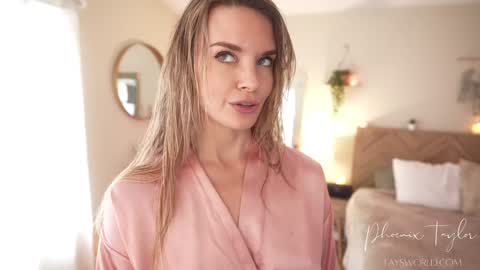 Snapshot of phoenix_taylor chatting on 11.27.25 PHOENIX TAYLOR online show from 11.27.25