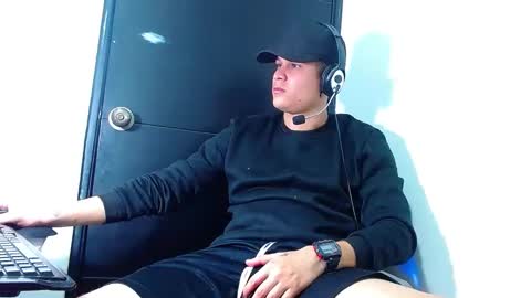 AdnierGnz online show from 02.06.25