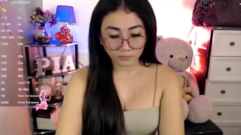 Pia online show from 01.27.25