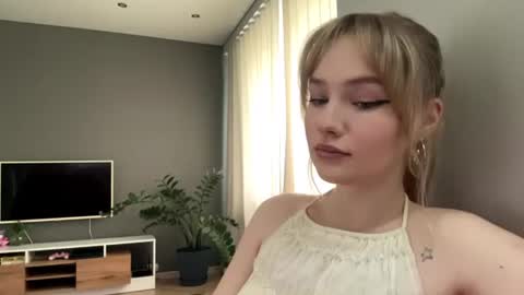 Snapshot of piastonesifer chatting on 06.26.26 Kristie online show from 06.26.26