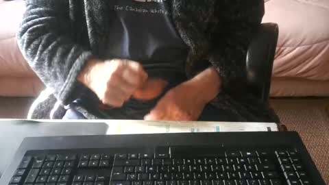 Snapshot of piavola chatting on 06.17.26 piavola online show from 06.17.26