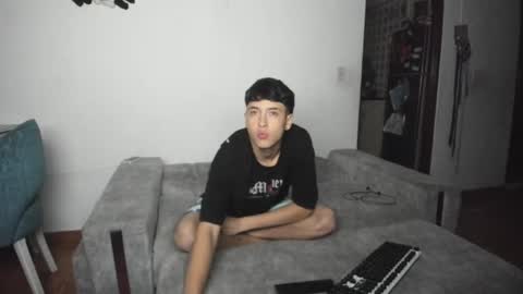 Snapshot of picaszomilos350 chatting on 12.18.24 picaszomilos350 online show from 12.18.24