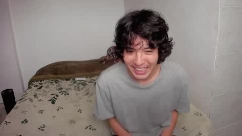 Snapshot of picaszomilos350 chatting on 11.18.25 picaszomilos350 online show from 11.18.25