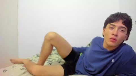 picaszomilos350 online show from 04.18.26