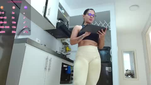 Snapshot of pielcanela361 chatting on 05.27.26 Viviana online show from 05.27.26