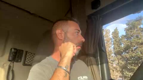 pierotu online show from 09.10.25