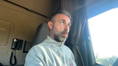 pierotu online show from 10.23.25