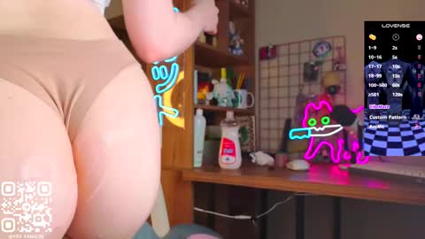 Mia or ur fav booty P online show from 03.11.26