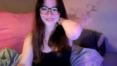 Snapshot of pillogoddess chatting on 07.03.26 PilloGoddess online show from 07.03.26