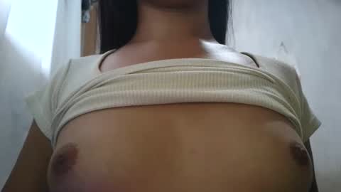 Snapshot of pinay_girlie chatting on 01.13.26 Girlie online show from 01.13.26