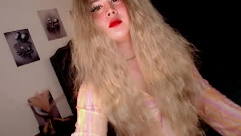 Snapshot of pinay_ivy chatting on 07.19.26 Ivy Morningstar online show from 07.19.26
