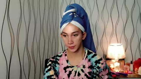 lucyLove online show from 11.18.25