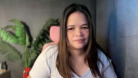 Snapshot of pinay_tisay chatting on 04.11.26 tisay online show from 04.11.26