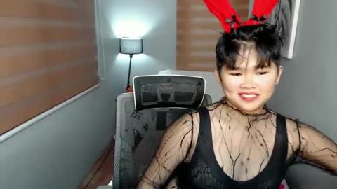 Lyn the Lesbian online show from 01.12.25