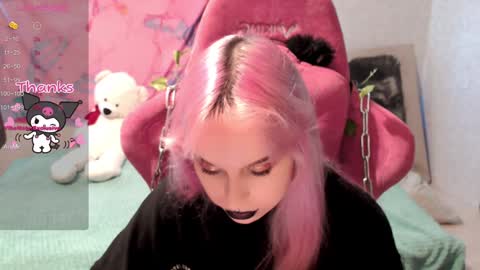 Snapshot of pineapple_dope chatting on 12.04.24 Nancy online show from 12.04.24