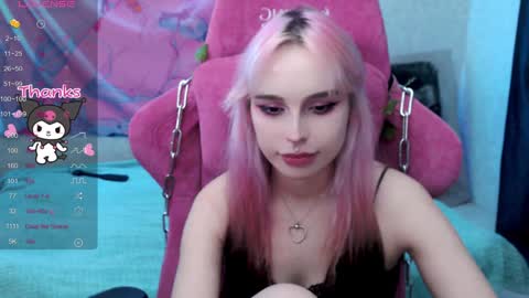 Snapshot of pineapple_dope chatting on 12.15.24 Nancy online show from 12.15.24