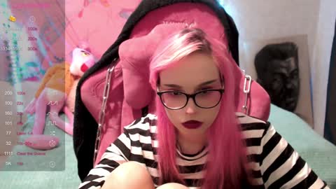 Snapshot of pineapple_dope chatting on 01.16.25 Nancy online show from 01.16.25