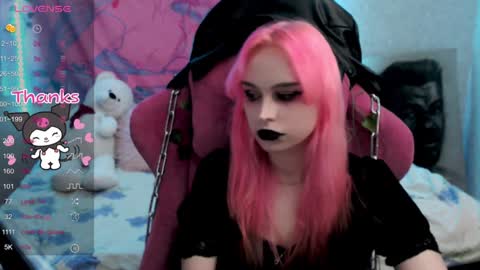 Snapshot of pineapple_dope chatting on 02.07.25 Nancy online show from 02.07.25