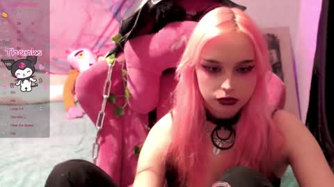 Snapshot of pineapple_dope chatting on 02.17.25 Nancy online show from 02.17.25