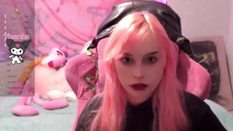 Snapshot of pineapple_dope chatting on 02.20.25 Nancy online show from 02.20.25