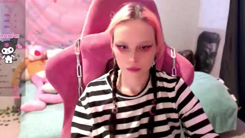 Snapshot of pineapple_dope chatting on 09.11.25 Nancy online show from 09.11.25